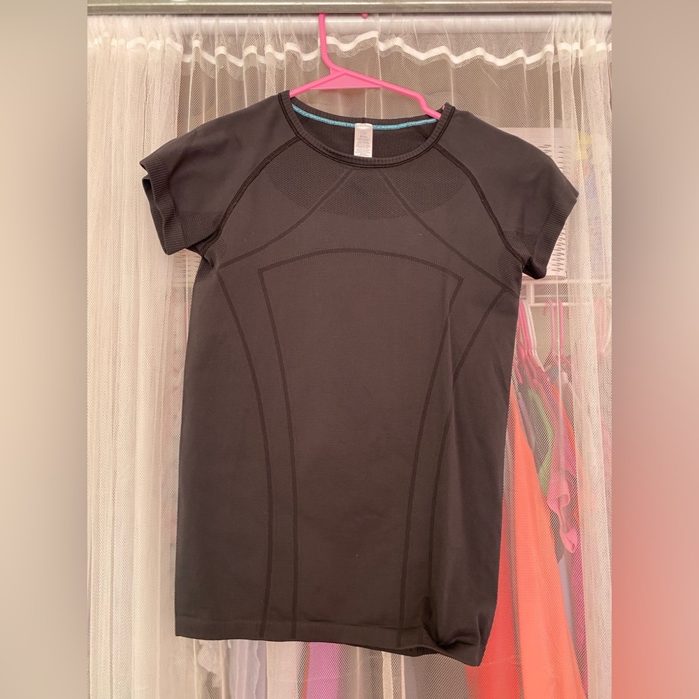 Size 14 Kids Lululemon/Ivivva swiftly tech short sleeve